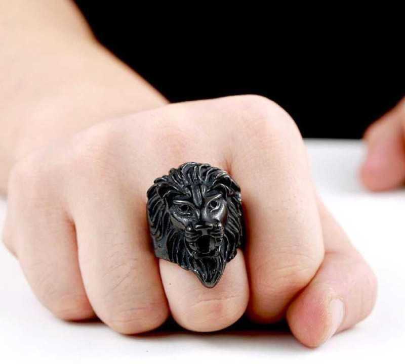 Black Lion King Titanium-Plated Ring - Image 3
